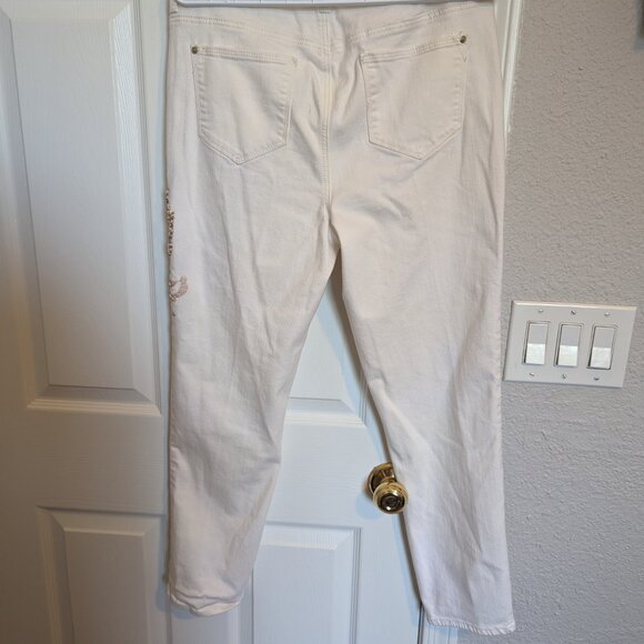 BEADED & Embr FLORAL Jeans | Natural & Tan | Chicos size 1 | 8 | STRETCH | EUC - Picture 6 of 11